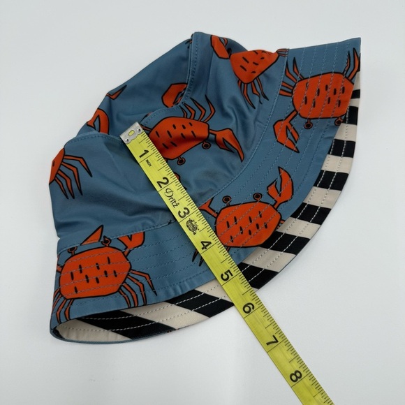 Tea Collection Reversible Bucket Hat with Crab Print / Black White Stripes - Picture 5 of 5